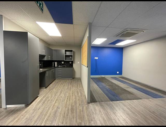 358M² OFFICE TO LET IN BRYANSTON